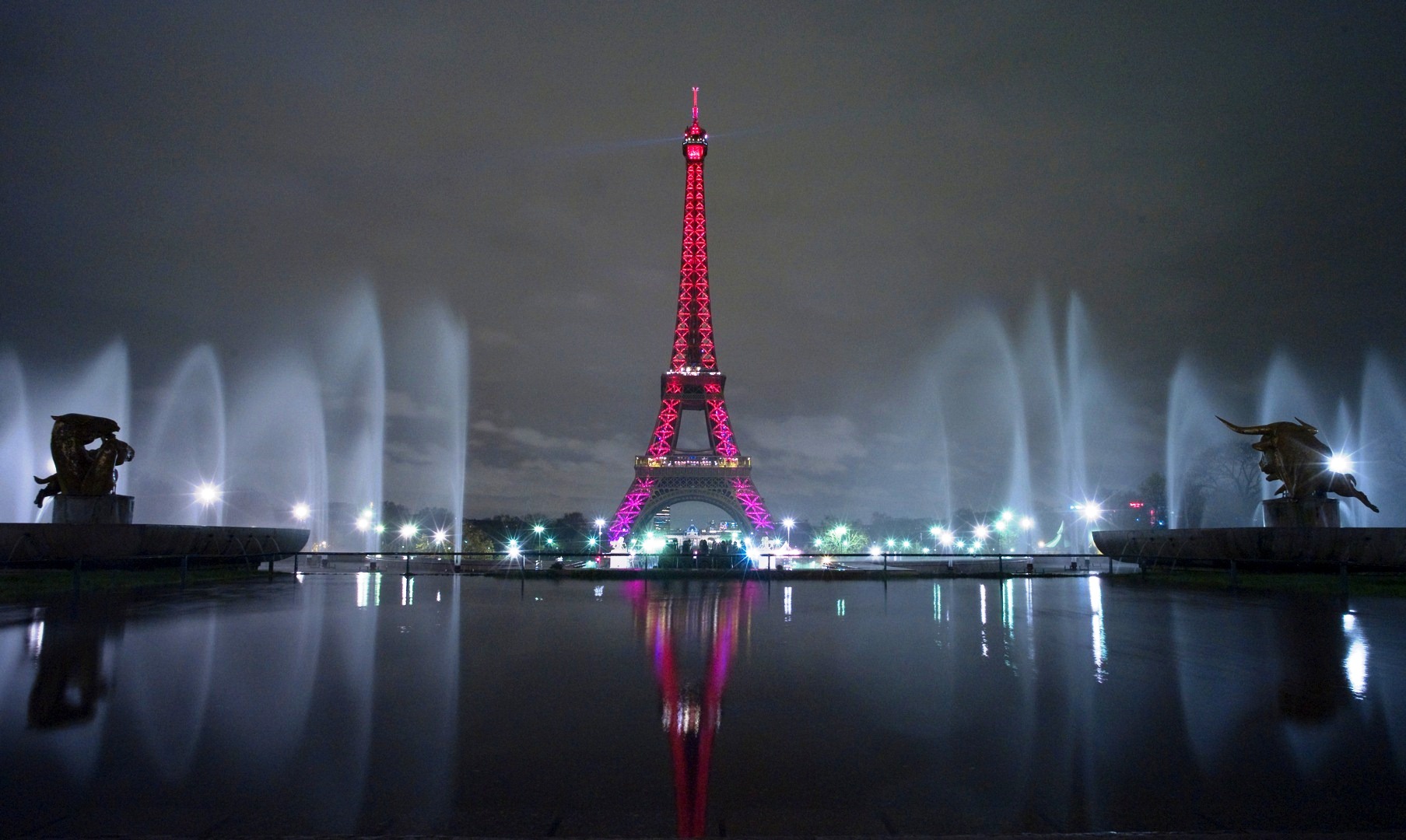 Eiffel-Tower-At-Night-HD